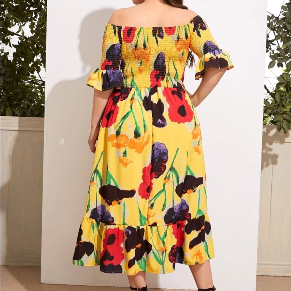 Boho plus size floral shirred dress - Picture 2 of 5